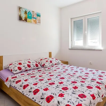 Sarah Apartmán